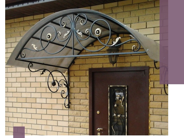 Изготовление козырьков из металла под ключ в Шадринске