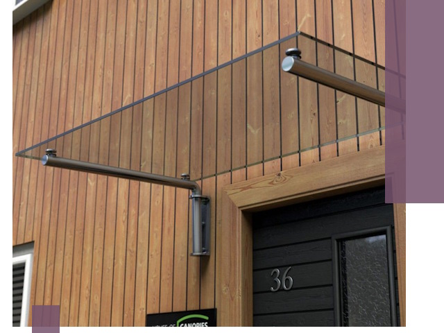 Стеклянные козырьки на входы и фасады в Шадринске