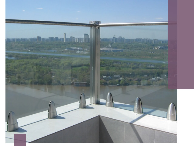 Стеклянные парапеты премиум класса в Шадринске для домов и бизнесов